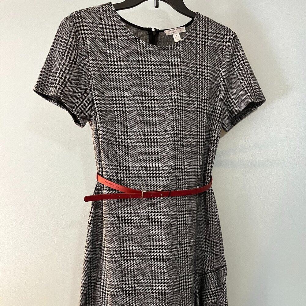London Style - Business Casual Black and White Dress  red belt -  Women's size 8